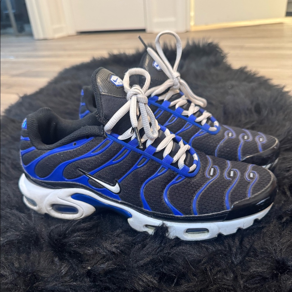 Nike Men's shoe